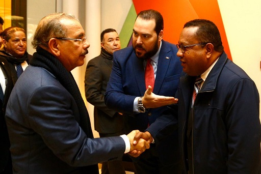 Presidente Danilo Medina, Víctor Gómez Casanova y Aníbal Piña.(Foto externa)