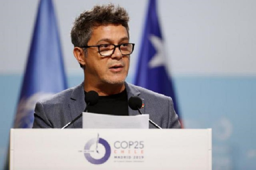 El cantante y compositor español Alejandro Sanz da un discurso durante la inauguración del segmento de alto nivel de la Cumbre del Clima COP25, en Madrid, España. (Foto: EFE/J.J. Guillen)