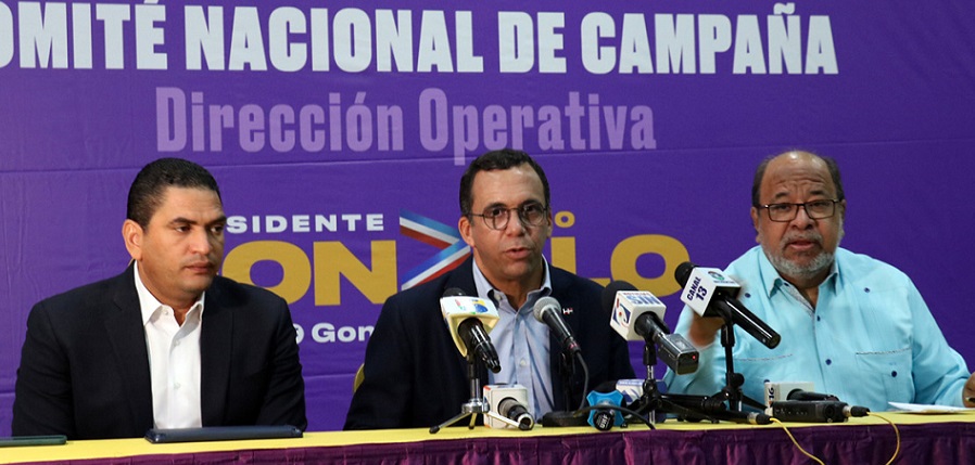 Comité de campaña de Gonzalo Castillo durante rueda de presa. (Foto: externa)