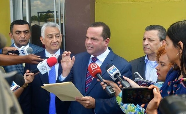 Manuel Crespo delegado político de FP ante JCE.