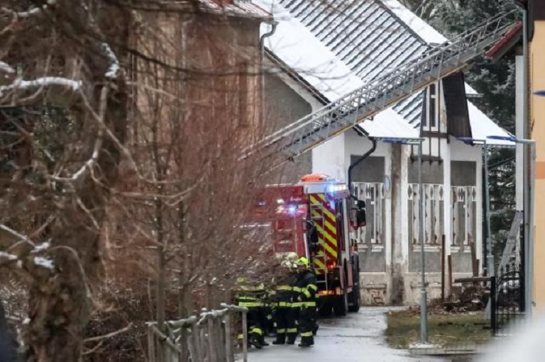 Mueren 8 personas en incendio de un centro checo para discapacitados. (Foto: EFE/EPA/Karel Pech/Denik)
