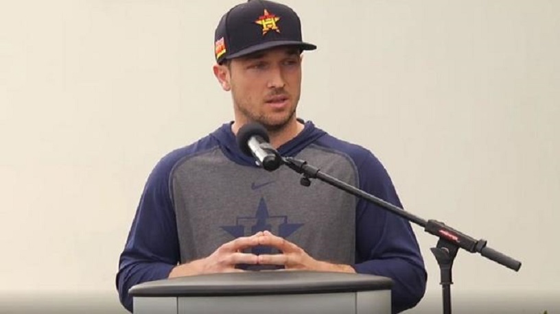 Alex Bregman pidió disculpas por la situación que atravesó el equipo de los Astros de Houston.