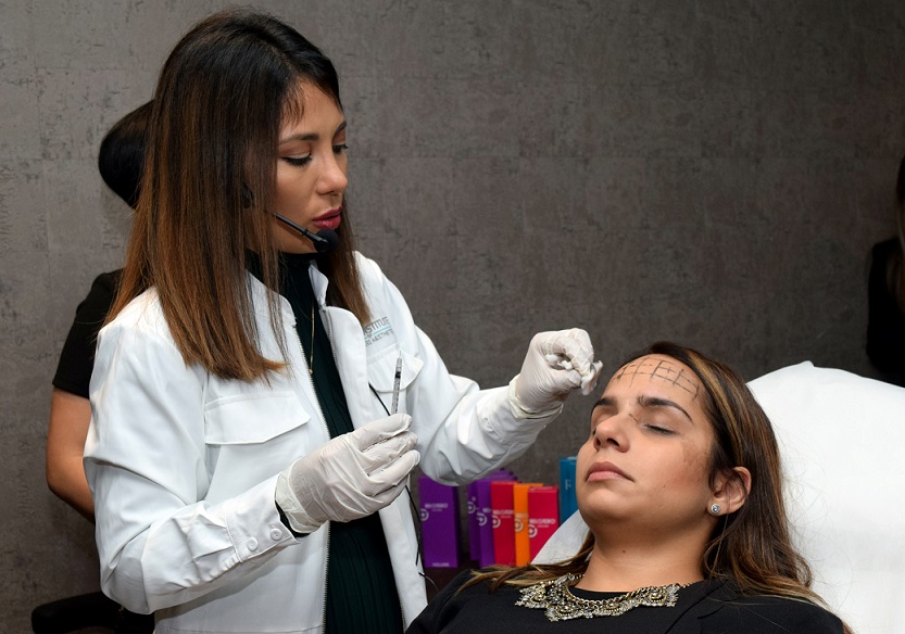 La doctor Eliana Garcés, médico cirujano, realiza procedimientos estéticos. (Foto: externa)