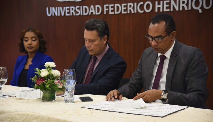 UFHEC y el IIDH firman acuerdo de cooperación.