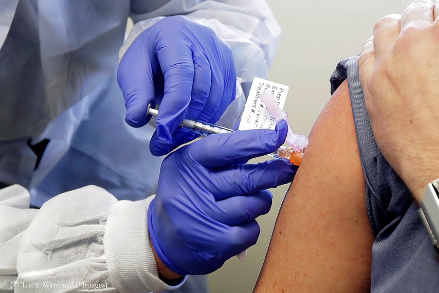 Johnson & Johnson anuncia inicio de vacunas contra coronavirus en personas.