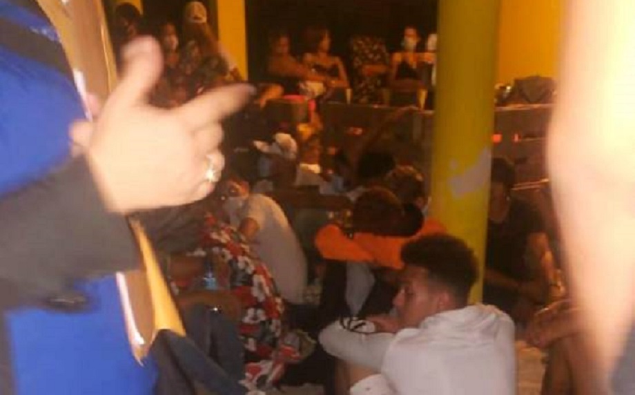 Misterio Público apresa 70 personas en fiesta clandestina en Sabana Perdida (Fuente: externa)