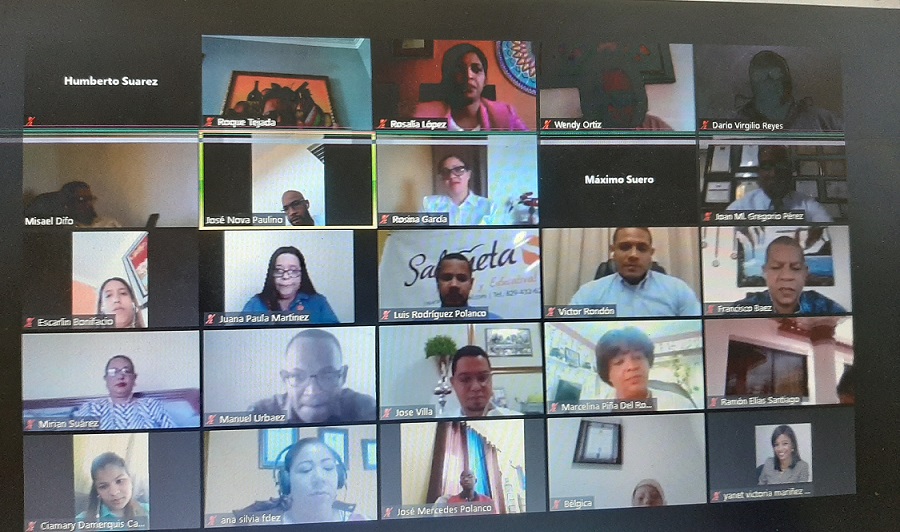 Profesores participan en taller de formación virtual impartido por el INAFOCAM.