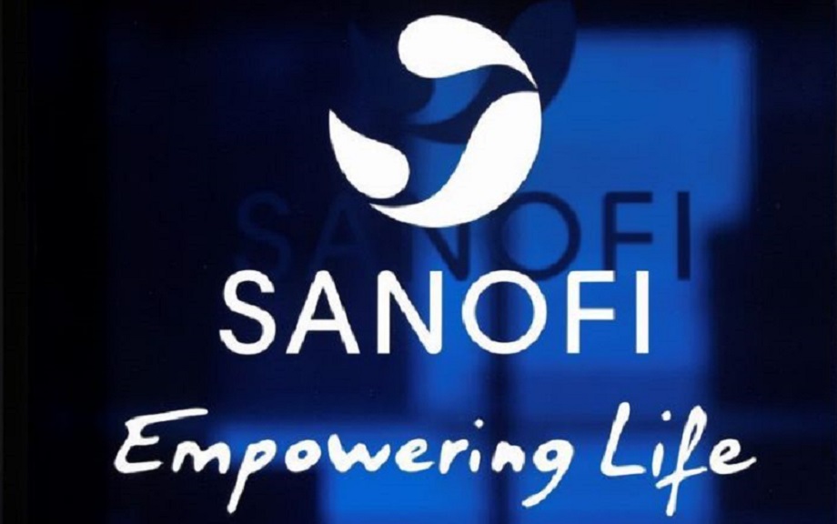 Logotipo de Sanofi en la sede de la empresa en París.