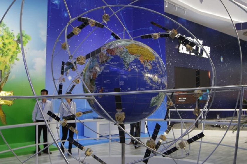Modelo del sistema de navegación por satélite. (AP Foto/Kin Cheung, File)