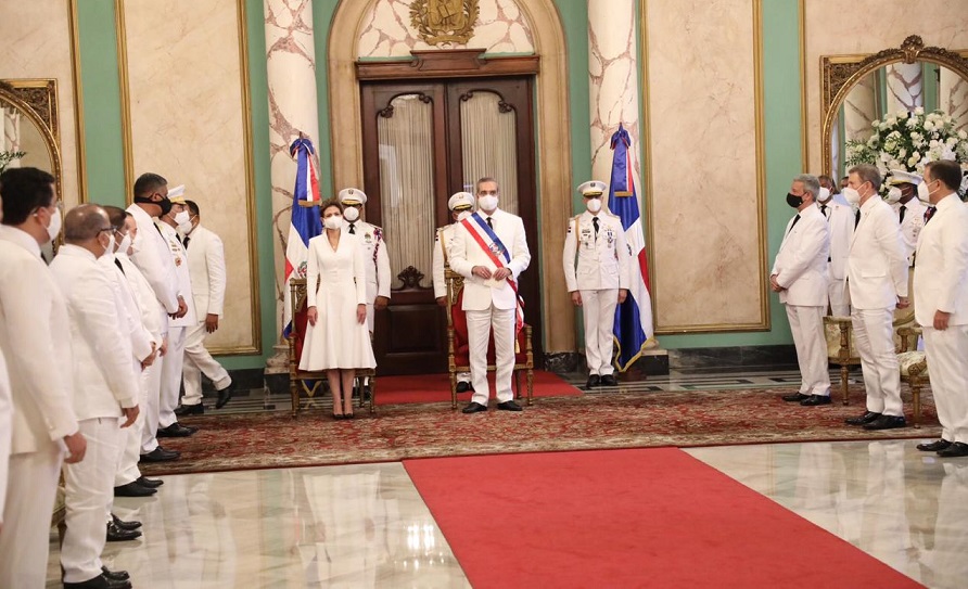 Primeros decretos del presidente Luis Abinader oficializan gabinete Gobierno.