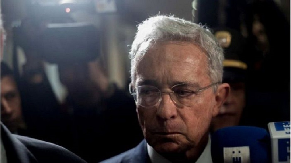 Álvaro Uribe dio positivo por coronavirus pero se encuentra en buen estado.