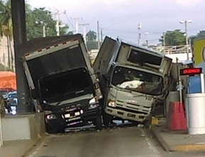 DIGESETT somete conductores que colisionaron en peaje de la Autopista Duarte ante Ministerio Público