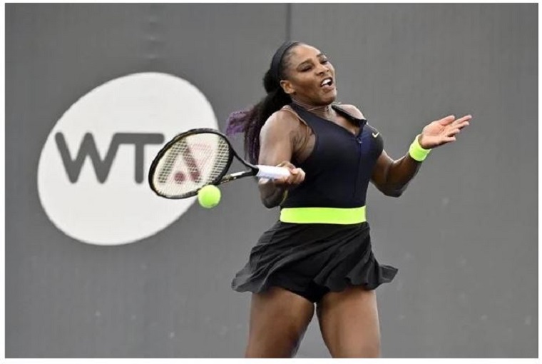 Serena Williams derrota a su hermana Venus.