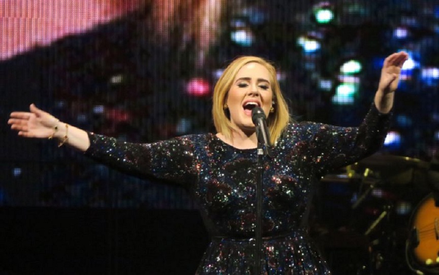La cantante Adele en un concierto en Phoenix en 2016. (Foto: GTRES)