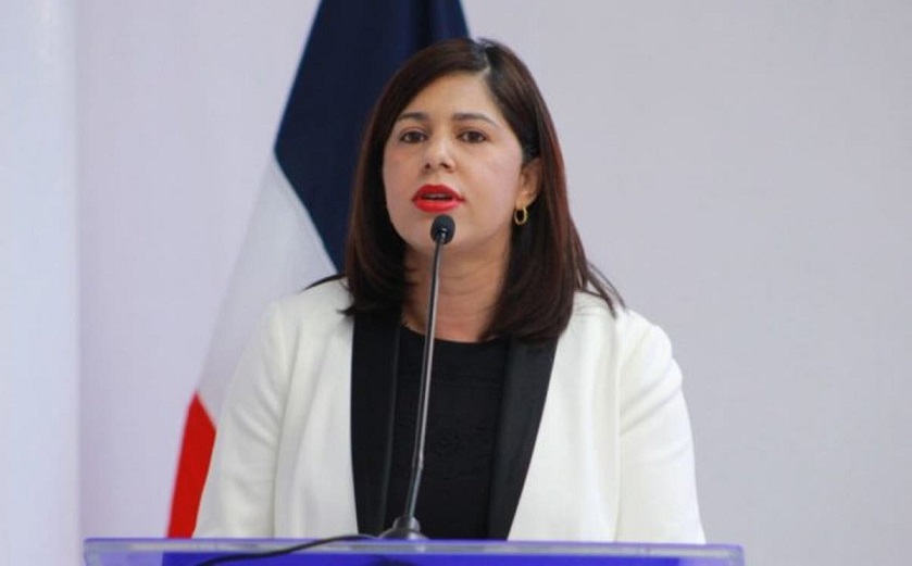 María Ortiz Diloné, alcaldesa salcedo, no es proveedora del Estado.
