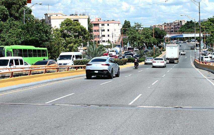 Obras Públicas dará mantenimiento a puente Quinto Centenario.