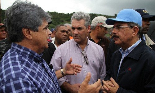 Marcos Vasconcelos Cruz gerente general de Odebrecht en RD junto al presidente Danilo Medina y ministro Obras Públicas Gonzalo Castillo.