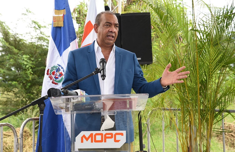 MPOC anuncia trabajos de ampliación autopista Duarte.