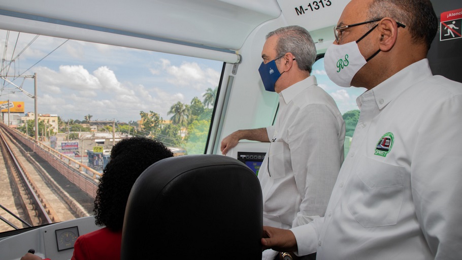 Presidente Abinader realiza recorrido Metro Santo Domingo.