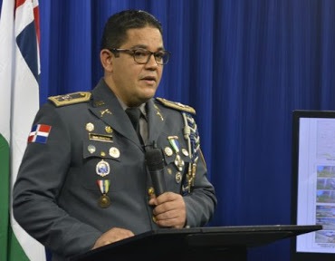 Miguel Balbuena Álvarez realiza declaraciones durante rueda de prensa.