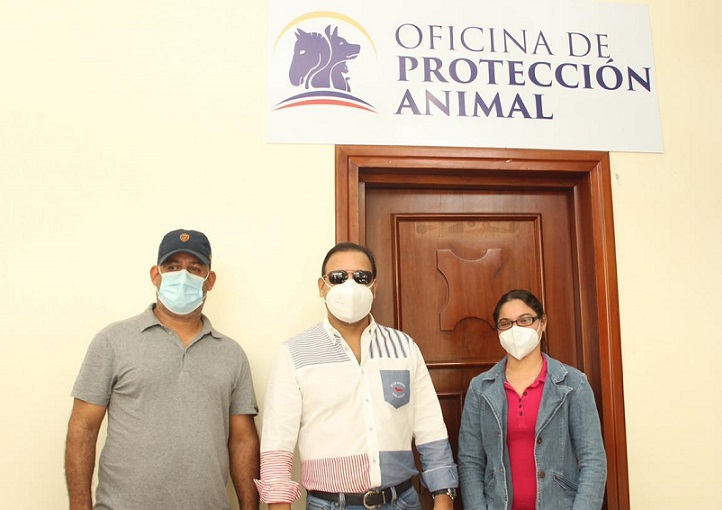 Alcaldía de Santiago abre oficina protección animal.