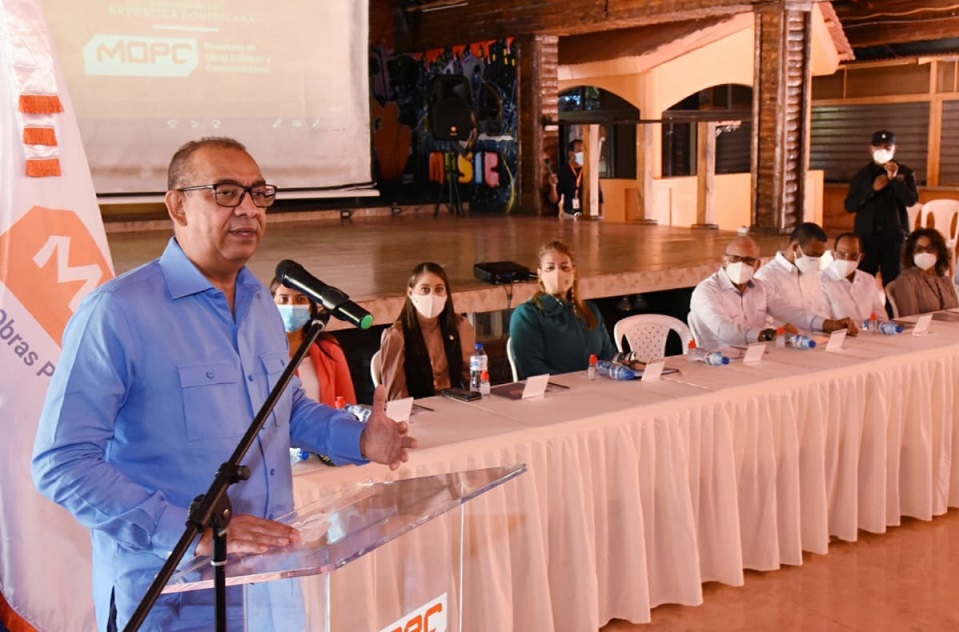 Obras Públicas anuncia terminación proyectos en San José de Ocoa.