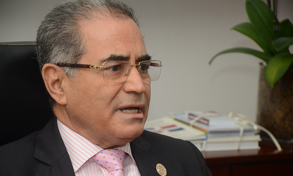 Néstor Julio Cruz Pichardo, director de Pasaportes y dirigente PRM.