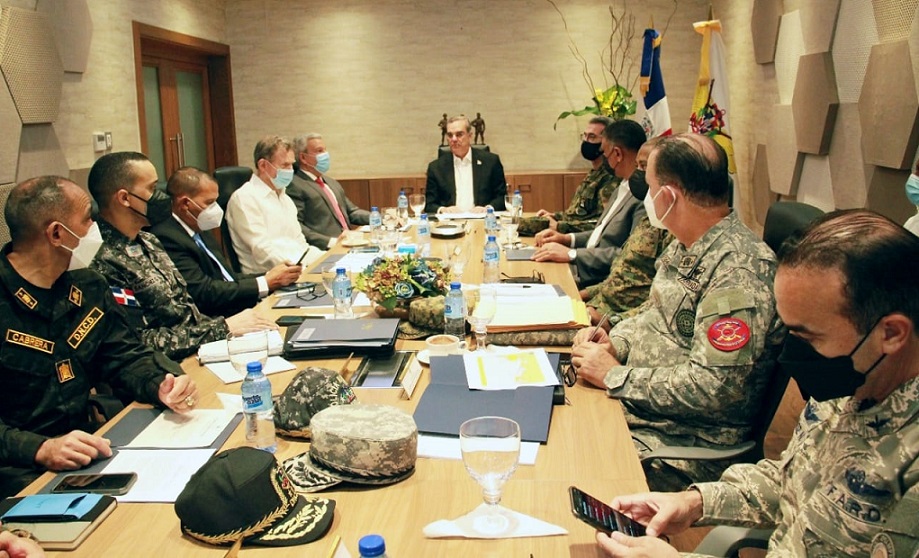 Consejo de Seguridad y Defensa Nacional anuncian medidas para resguardar frontera.