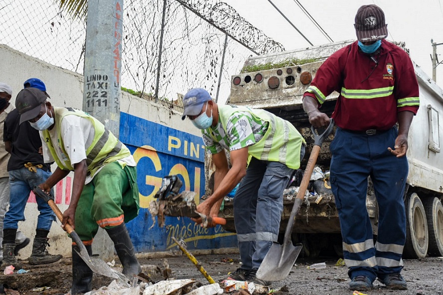 Ayuntamiento SDE activa operativo de limpieza en el municipio.