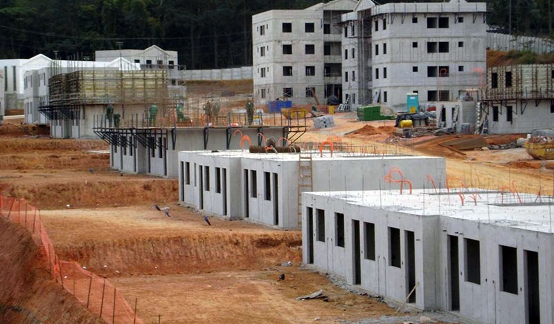Gobierno construye viviendas a bajo costo.