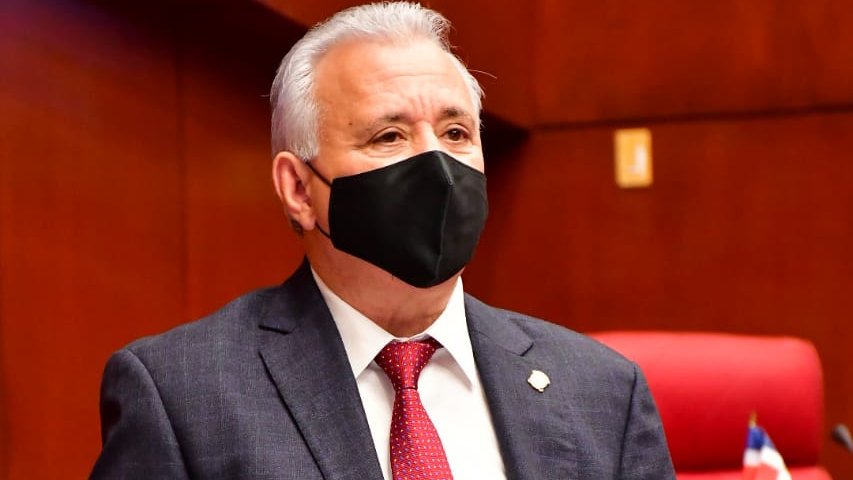 Senador Antonio Taveras Guzmán entrega informe rendición de cuentas.