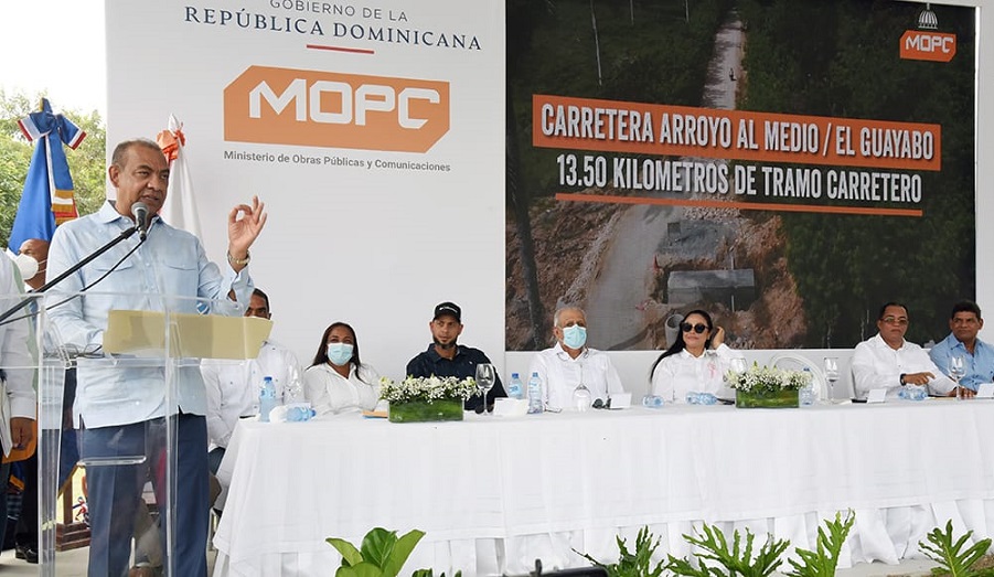 Obras Públicas inicia construcción carreteras en María Trinidad Sánchez.