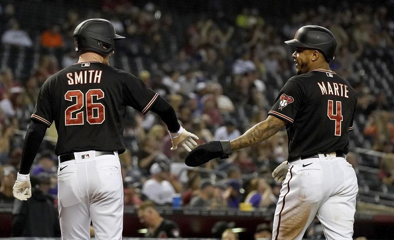 Diamondbacks frenar su mala racha, vencen a Dodgers 5-2