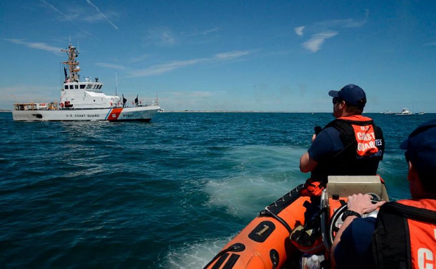 Guardia Costera de PR detiene embarcación ilegal.