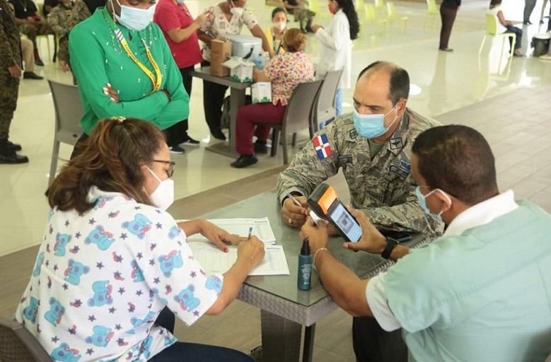 MIDE, MINERD y MSP coordinan vacunación de covid en Azua.
