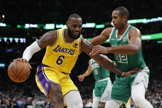 Celtics derrotan a Lakers en regreso de LeBron.