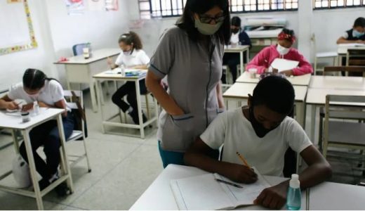 La formación de docentes "en cascada" es un problema en América Latina y el Caribe.