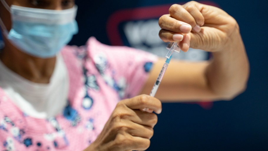 Epidemiólogo sugiere vacunar 90 % de la población para alcanzar inmunidad de rebaño.