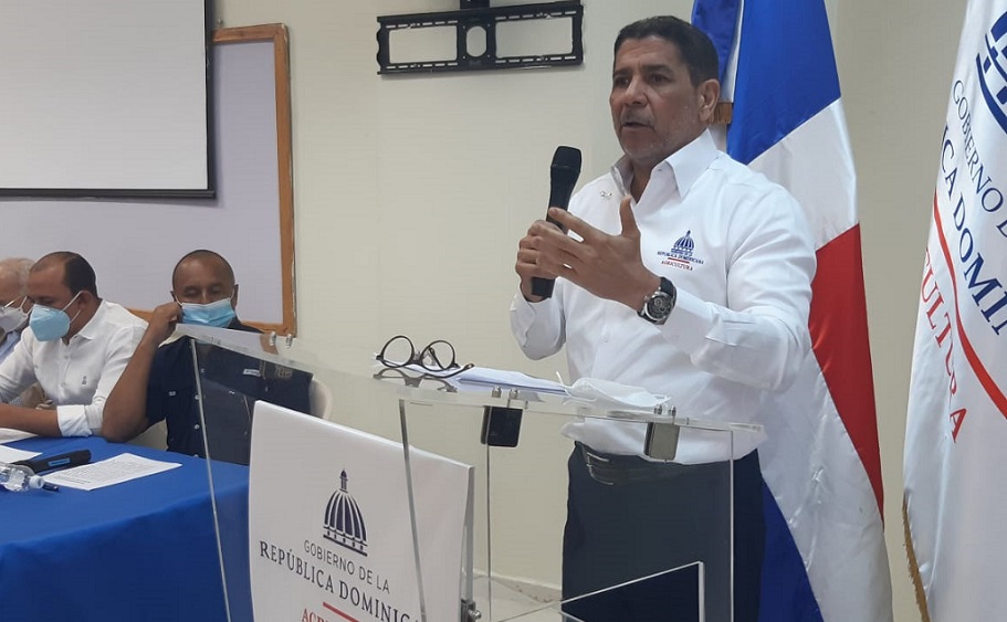 Limber Cruz consulta Plan de Desarrollo Económico en San Juan.