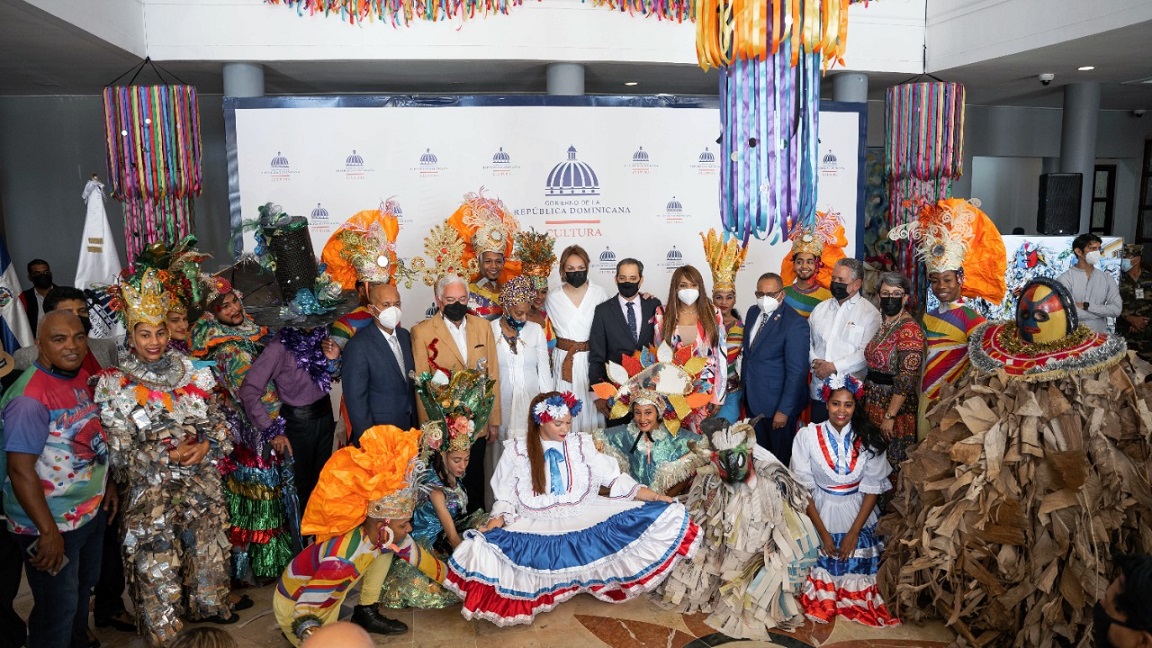 Ministro Milagros Germán anuncia Desfile del Carnaval de Santo Domingo.