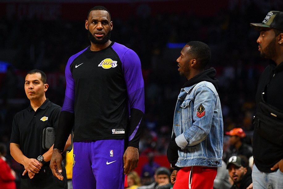 Entre rumores de ruptura agente de LeBron James se reúne con Lakers.