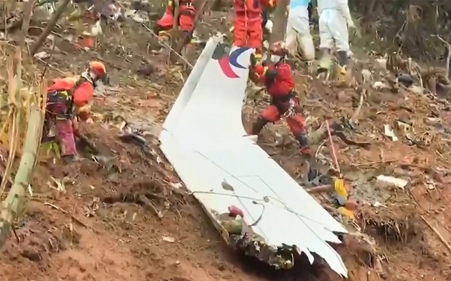 Confirman muerte 132 pasajeros avión en China.