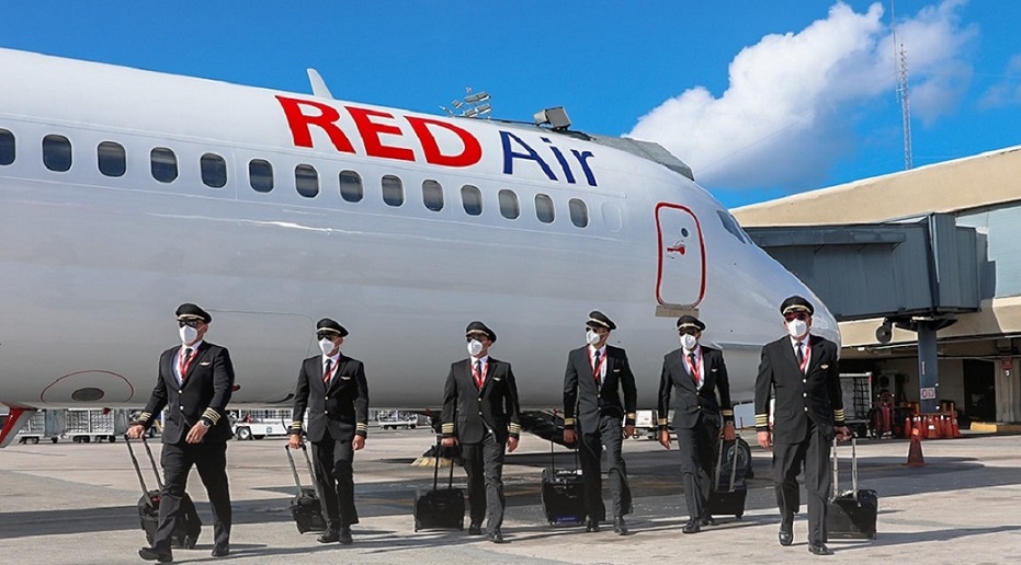 RED Air continúa vuelos a través de otras aerolíneas.