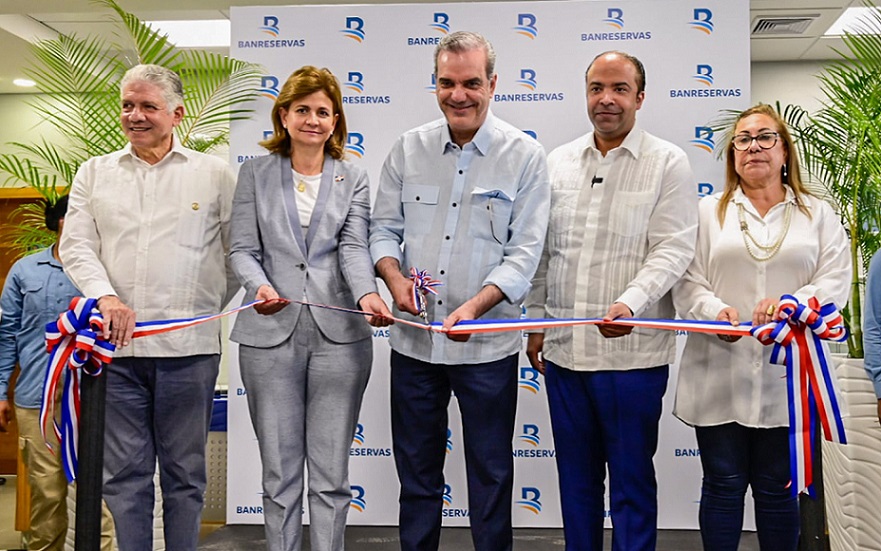 Banreservas inaugura nueva oficina en Santiago de los Caballeros.
