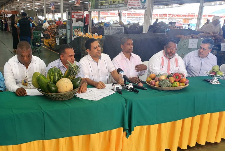 Directivos Merca Santo Domingo rechazan acusación insalubridad alimentos.