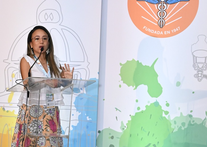 Pediatra Claudia Beltran alerta sobre infecciones durante ALAPE 2022.