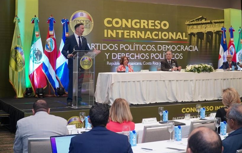 TSE realiza congreso internacional sobre política y democracia.