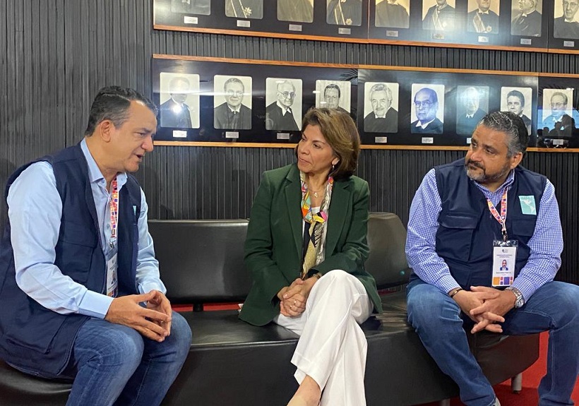 Román Jáquez se reúne con expresidente de Costa Rica Laura Chinchilla.