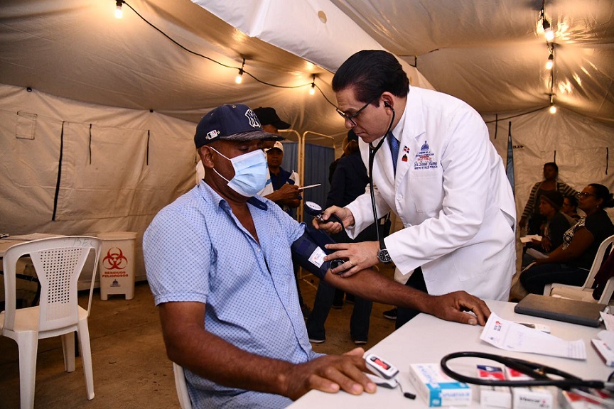 MSP lleva a cabo ruta de la salud en san juan de la maguana.