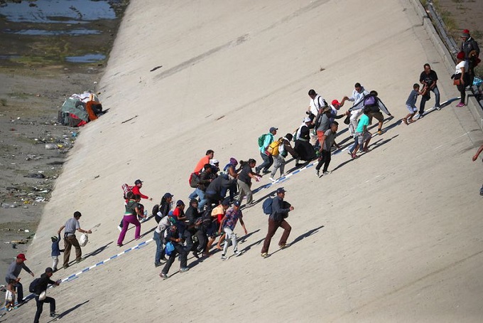 Frío amenaza migrantes intentan cruzar frontera EE.UU.
